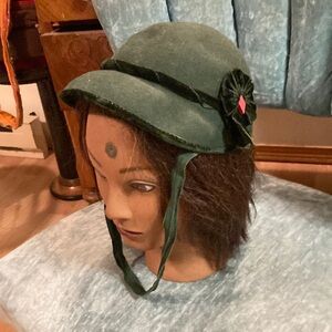 Vintage Glenover Cloche ladies felt hat